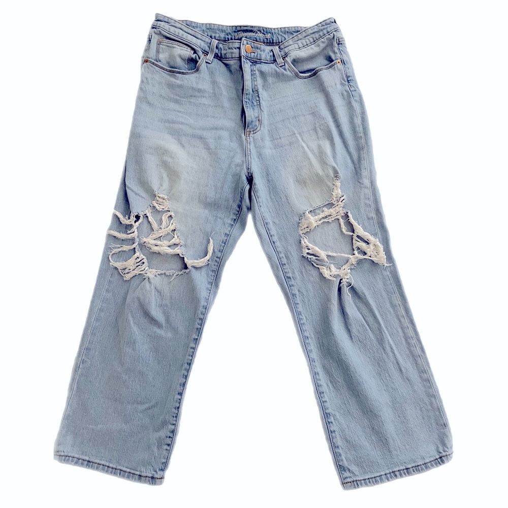 High waist Mom fit light blue ripped jeans
